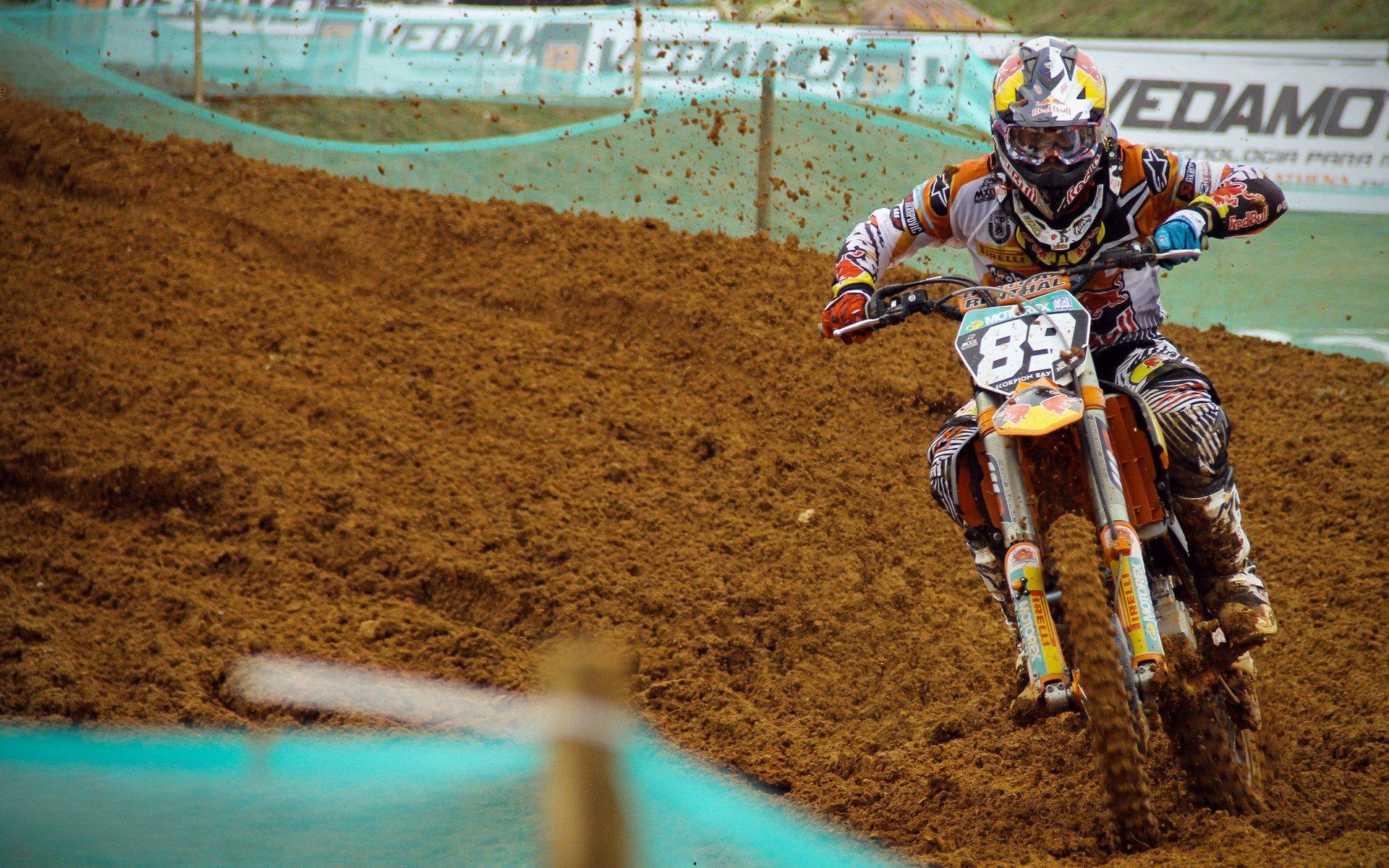 篮球战术的争议,杰克逊称詹姆斯是伟大球员,但拒绝在最后一攻选择他