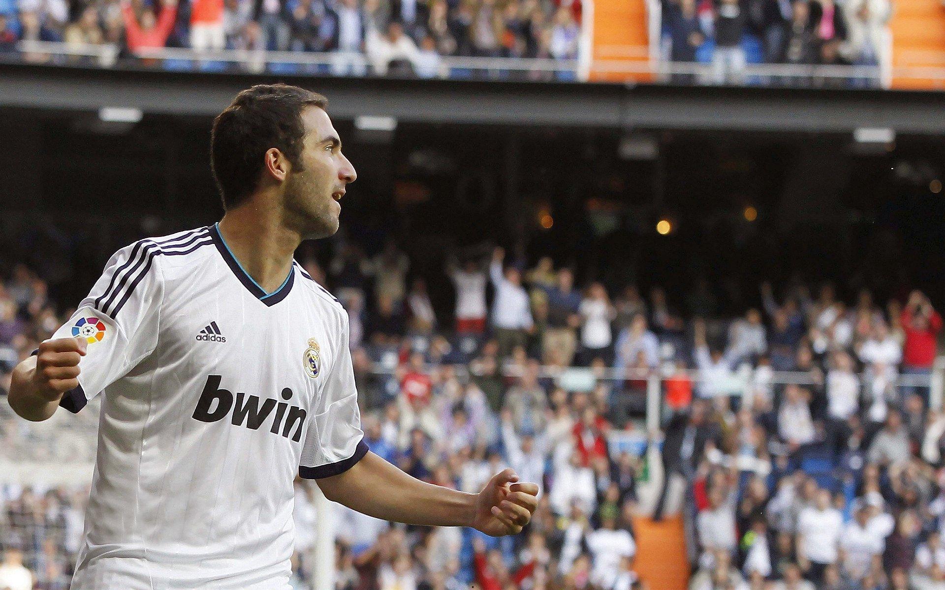 麦迪逊花园沸腾之夜！尼克斯终结四分之一世纪等待 昂首挺进东部决赛引爆纽约狂欢潮